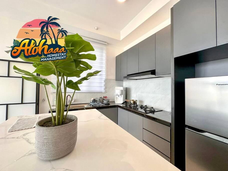 Urban Modern Lifestyle Seaview Georgetown Apartment Jelutong